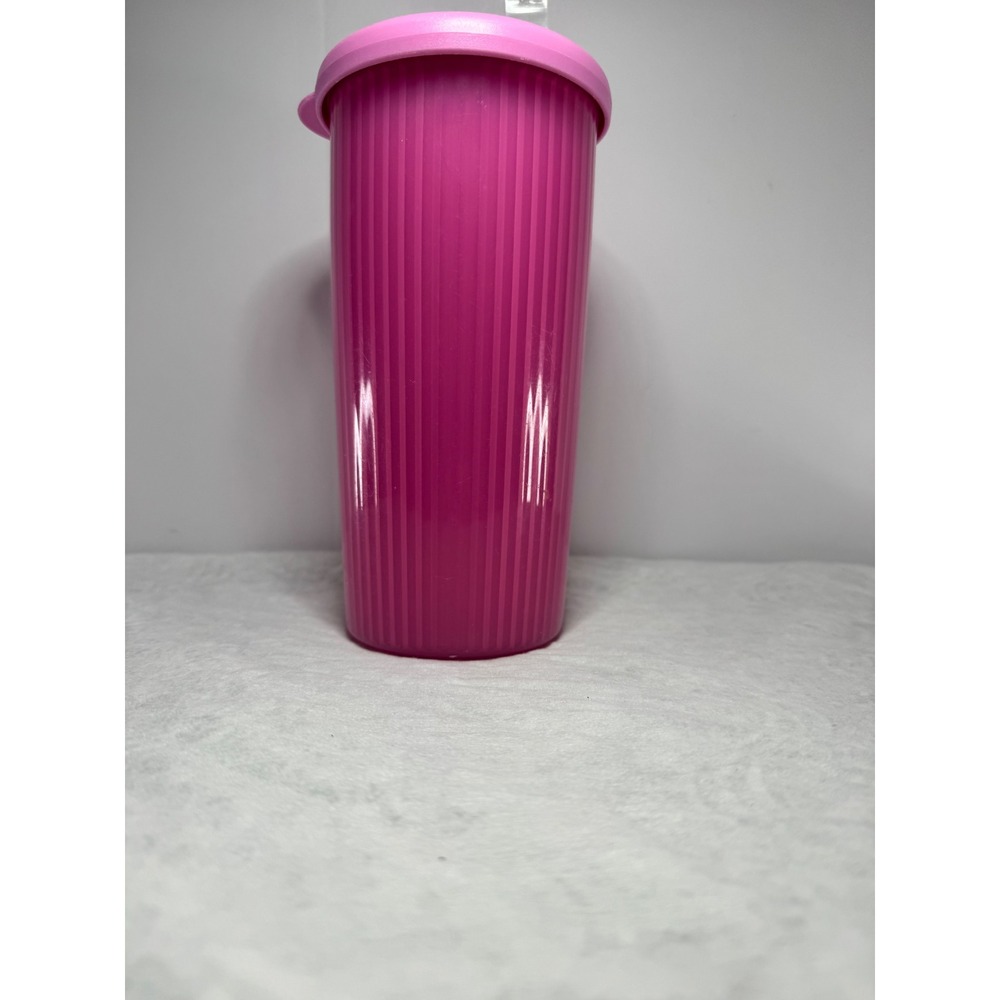 Tupperware Hot Pink Ribbed Tumbler with Lid 16oz Plastic Cup 5329A-4